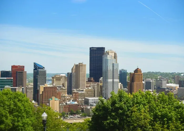 Apartment Hostwise - Grandview Studio, Skyline Views, Private Parking