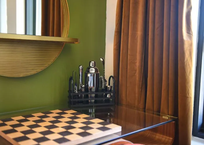 Hostwise - Grandview Studio, Skyline Views, Private Parking Apartment *